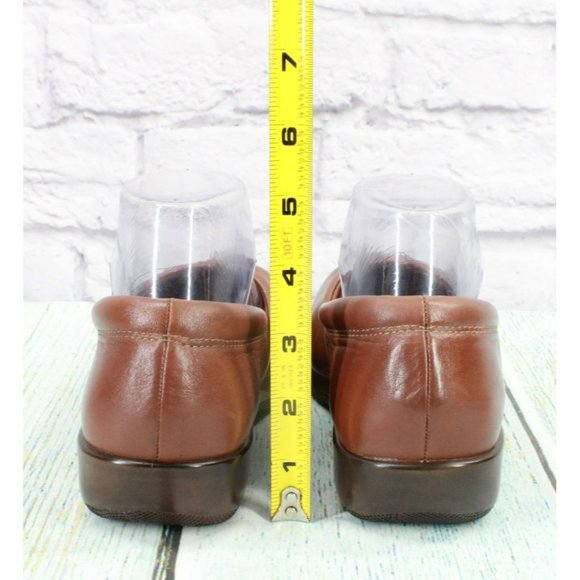 SoftWalk Brown Leather Slip On Comfort Cushioned Loafer Shoes Size 7.5 N - Picture 6 of 9